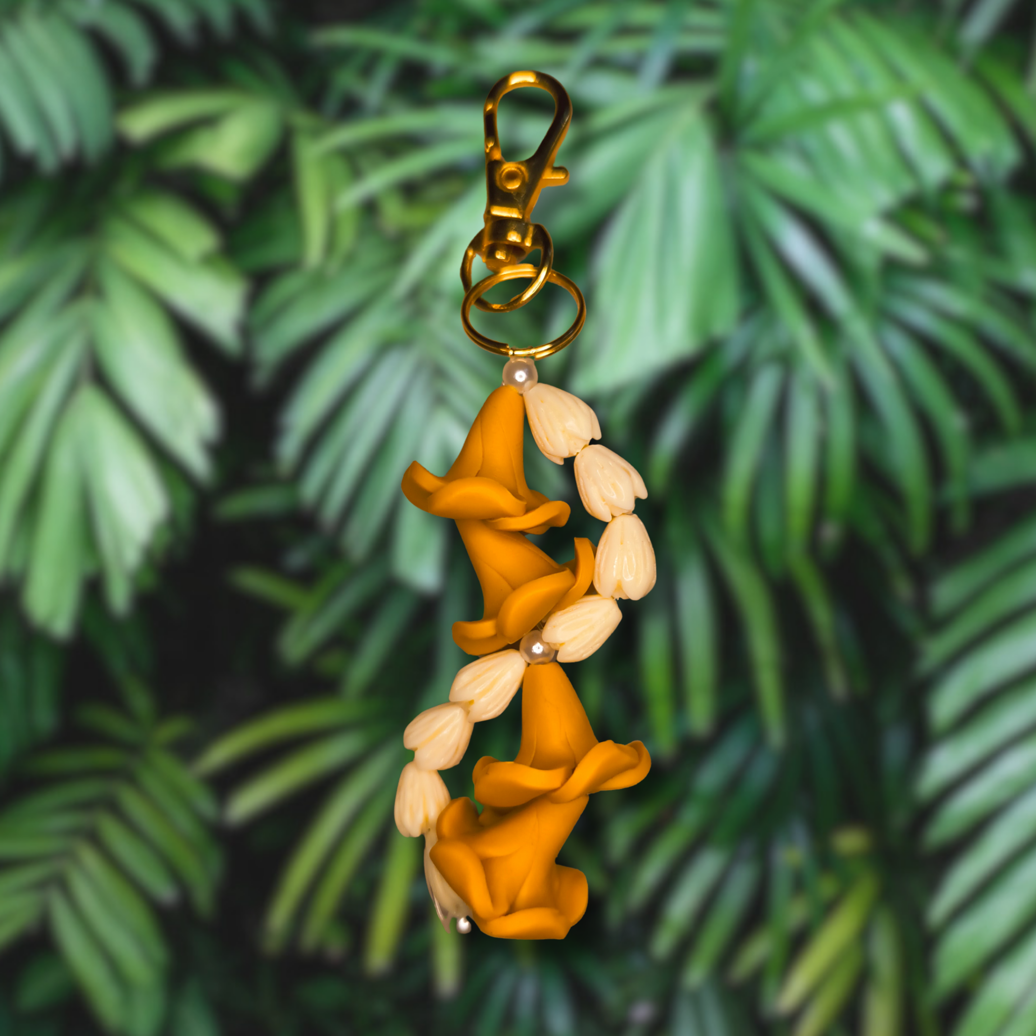 Puakenikeni and pikake twist keychain